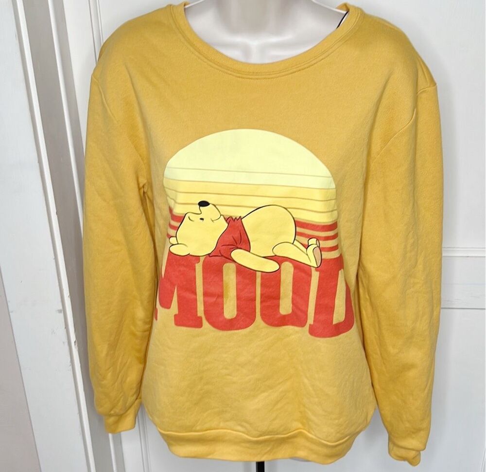 Disney Winnie The Pooh Crewneck Sweatshirt Honey Gold Size Medium Nwt